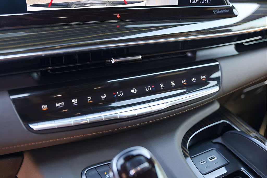 Used 2024 Cadillac Escalade Sport w/ Touring Package AWD/4WD image 18