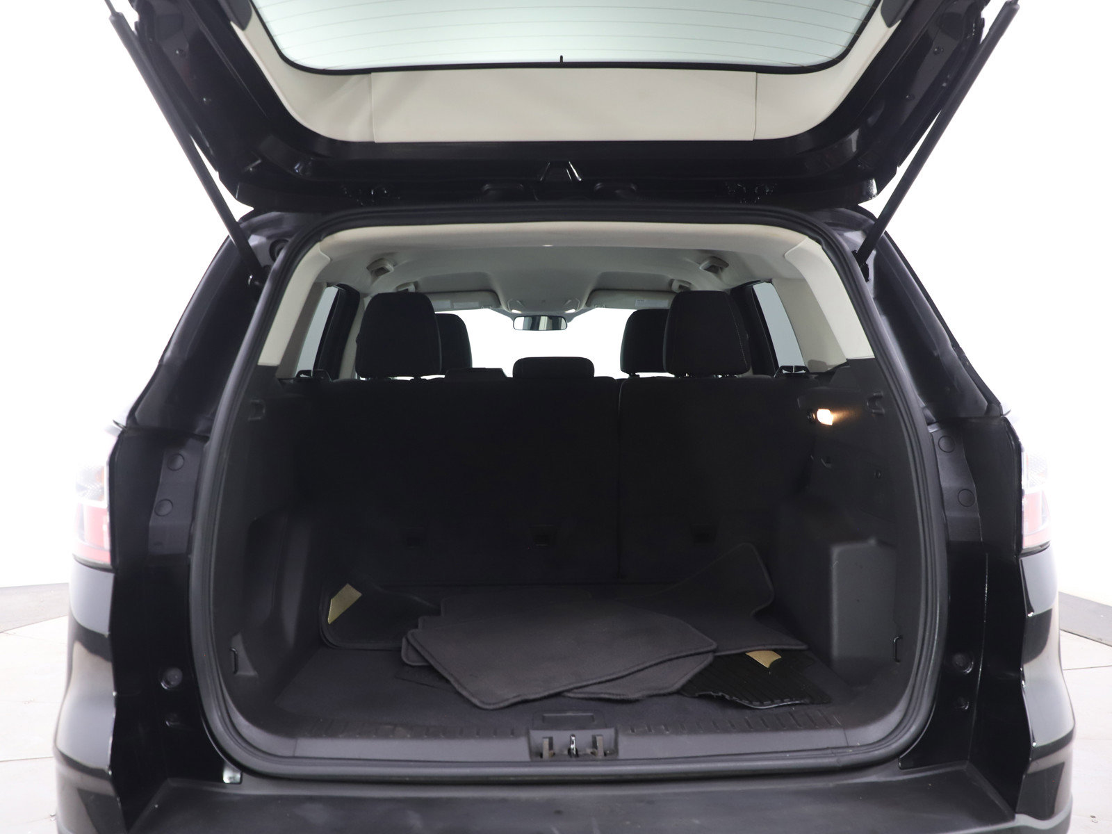 Used 2017 Ford Escape SE FWD image 16