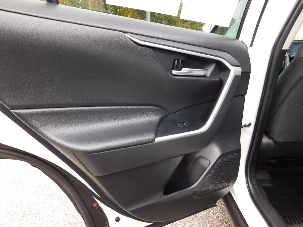 Used 2020 Toyota RAV4 XLE w/ Convenience Package AWD/4WD image 12