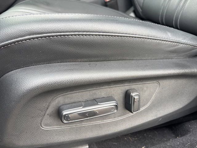 Used 2023 Honda HR-V EX-L image 12