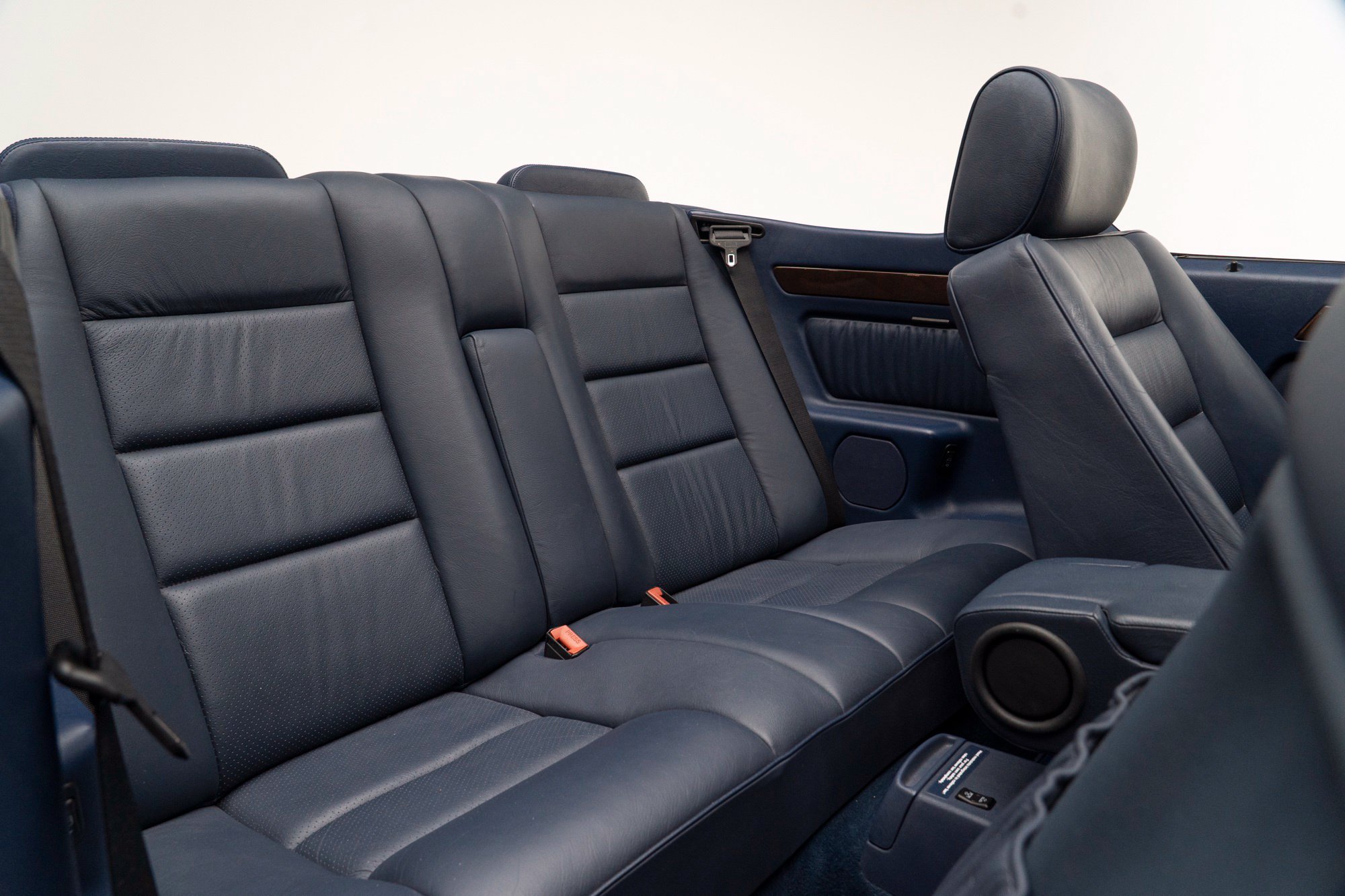 Used 1995 Mercedes-Benz E 320 Convertible image 38
