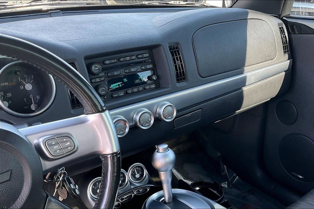 Used 2005 Chevrolet SSR w/ Preferred Equipment Group RWD image 12