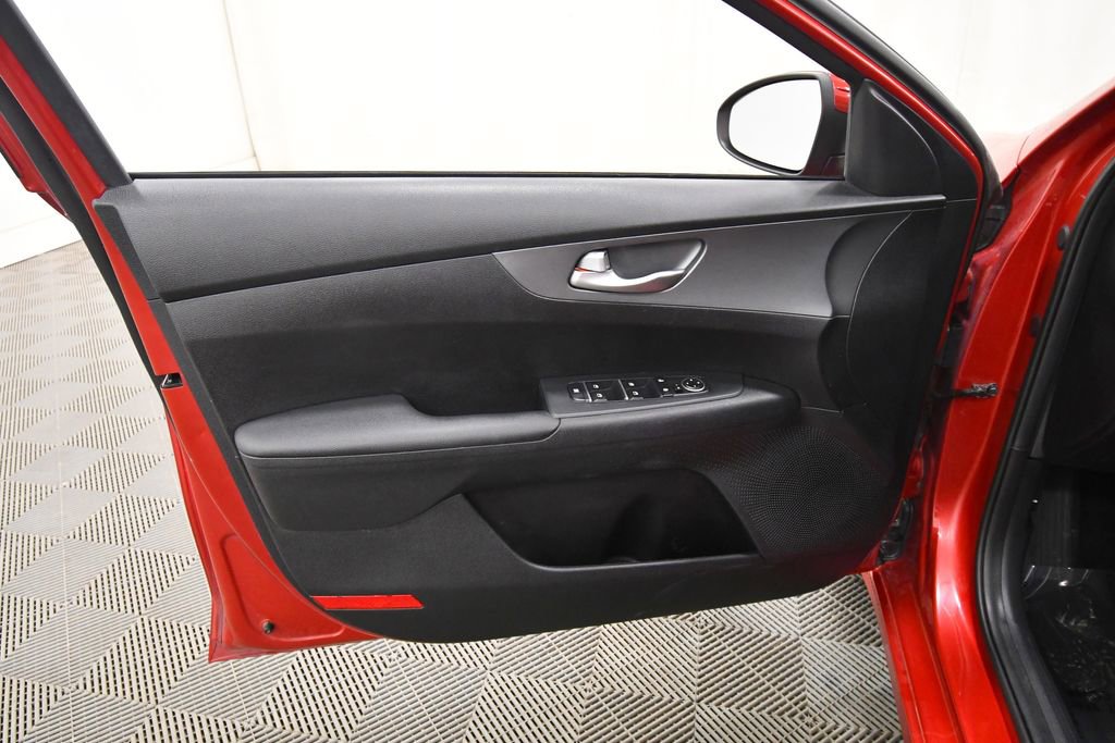 Certified 2019 Kia Forte LXS image 13