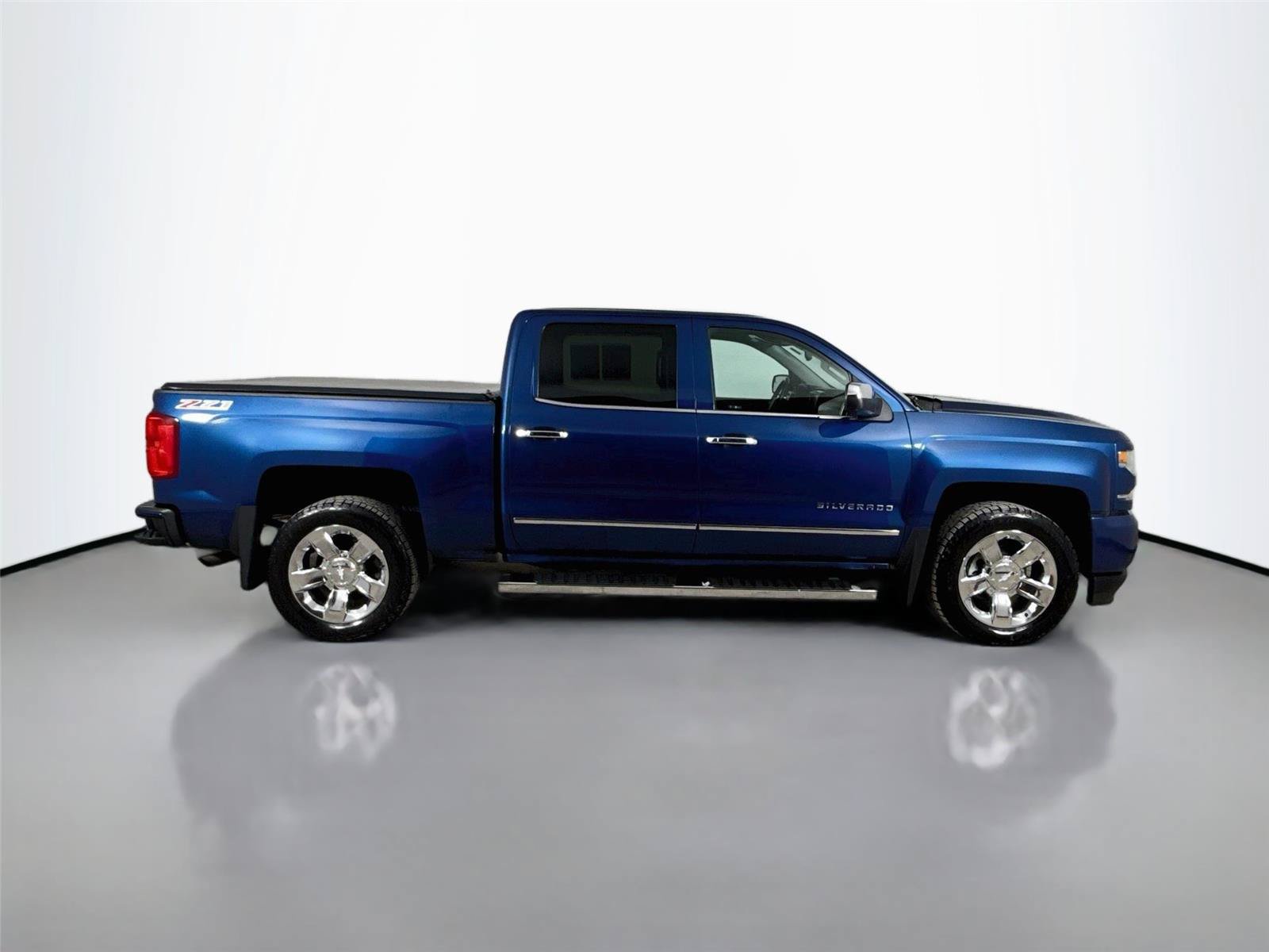 Used 2017 Chevrolet Silverado 1500 LTZ Z71 w/ LTZ Plus Package AWD/4WD image 10