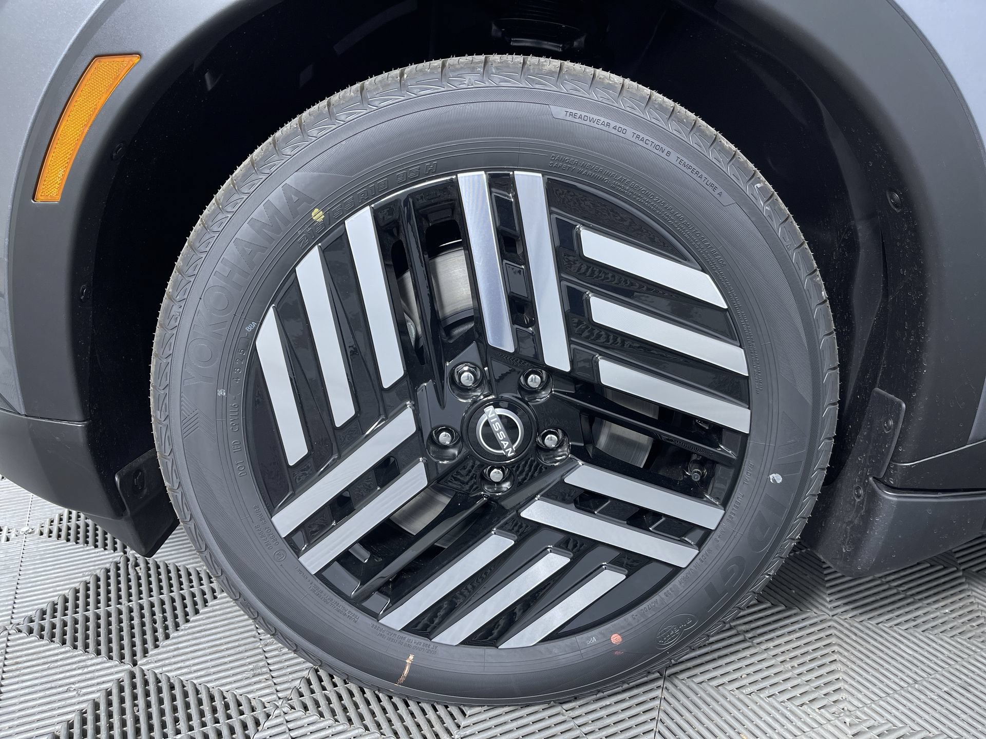 New 2026 Nissan Leaf SV+ w/ Floor Mat Package (SV+) FWD image 26