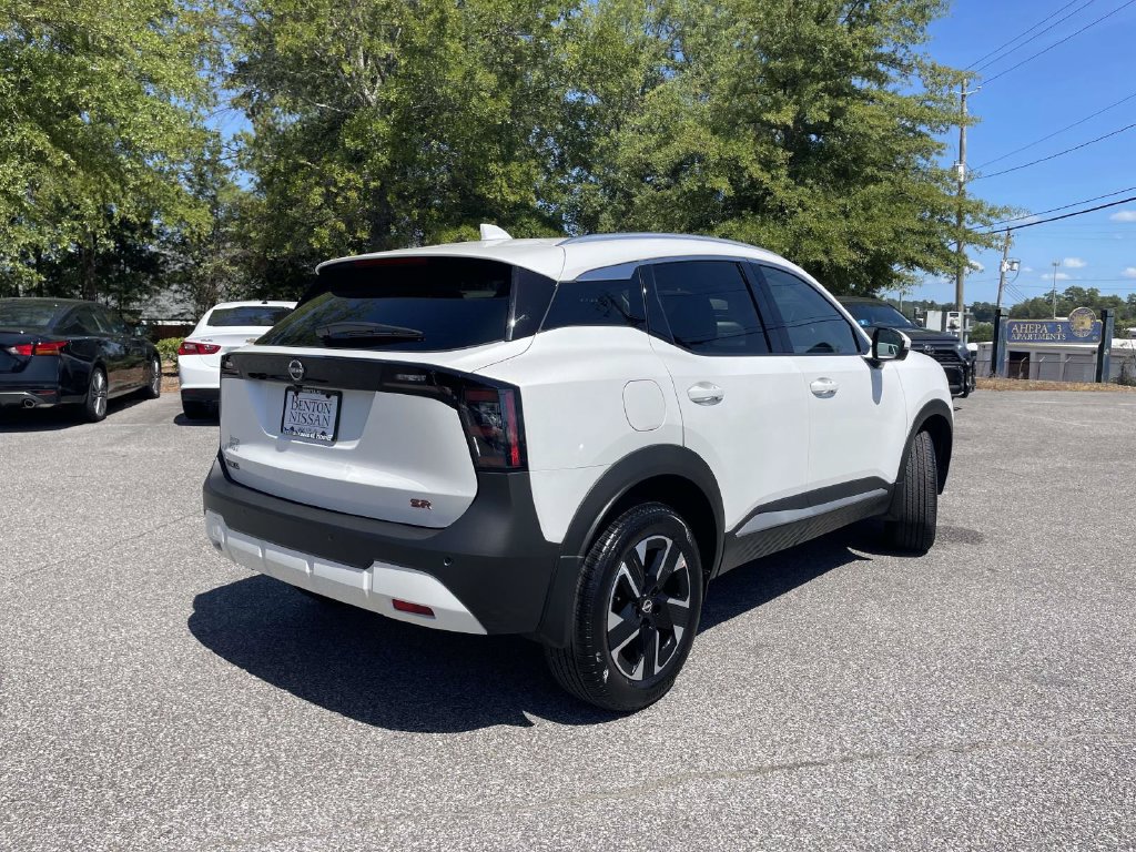 Used 2025 Nissan Kicks SR FWD image 3
