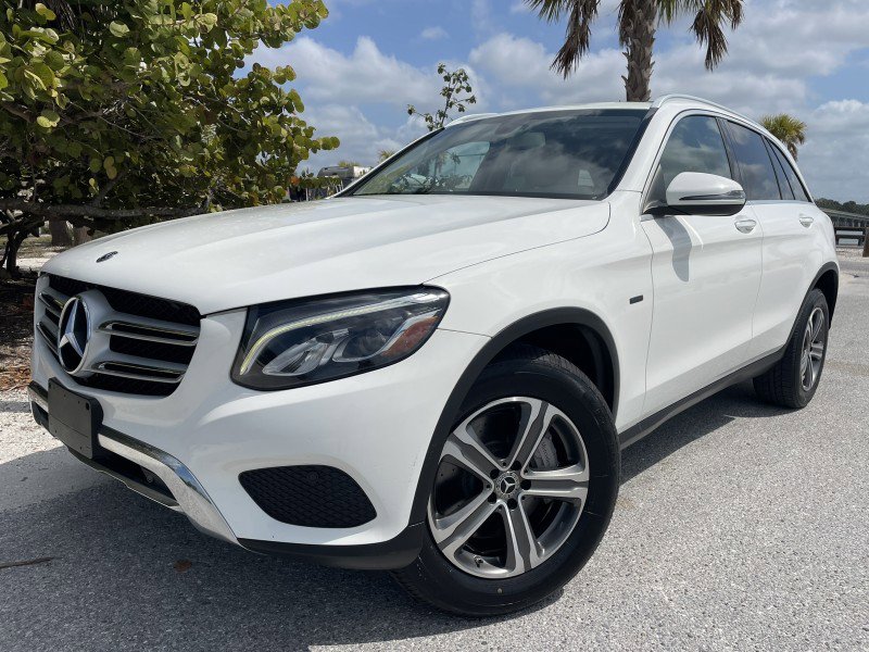 Used 2019 Mercedes-Benz GLC 350e 4MATIC w/ Premium Package image 1