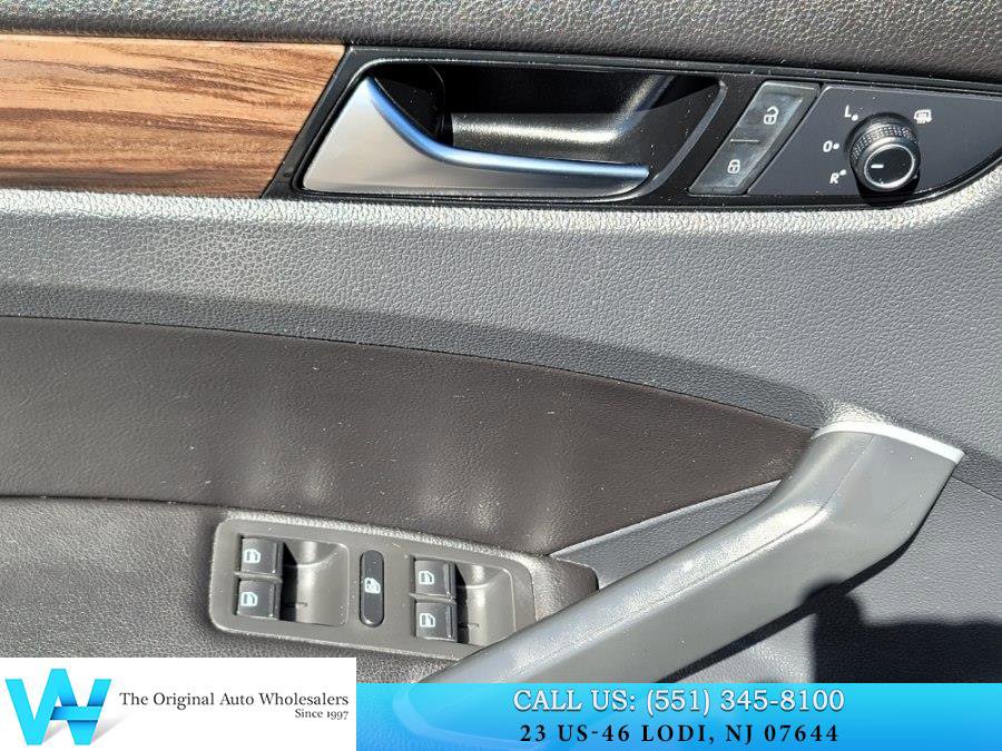 Used 2020 Volkswagen Passat 2.0T SEL image 11