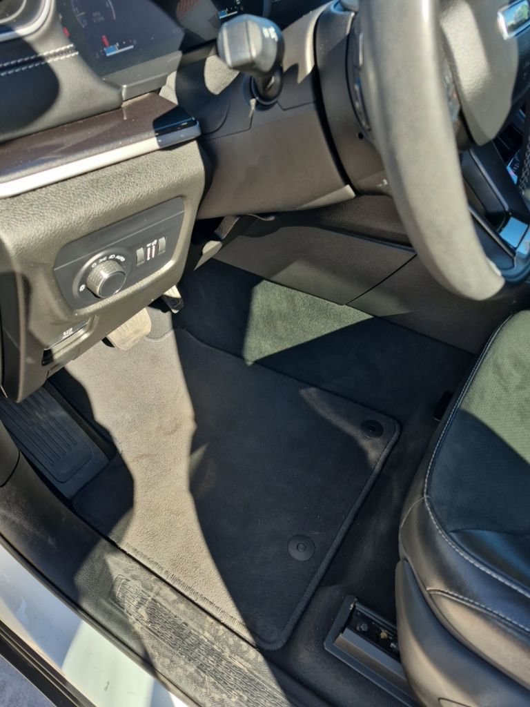 Used 2023 Jeep Grand Cherokee L Altitude AWD/4WD image 25