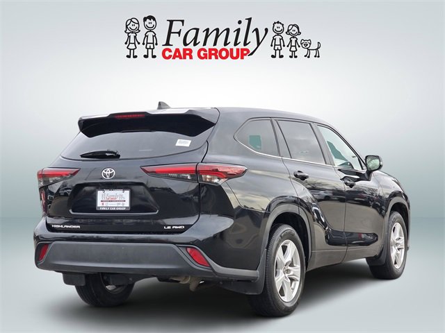 Used 2024 Toyota Highlander LE image 4