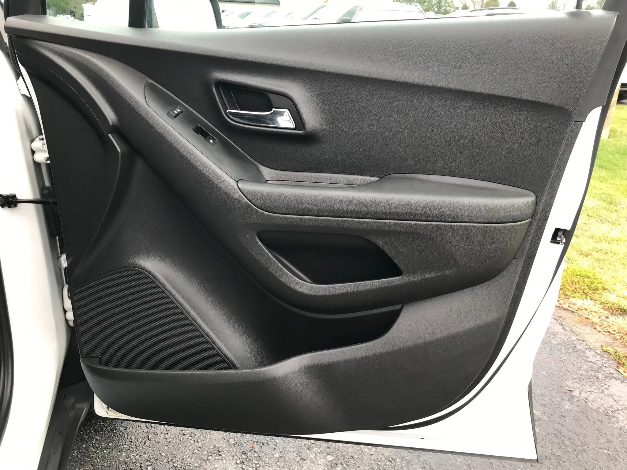 Used 2020 Chevrolet Trax LT image 39