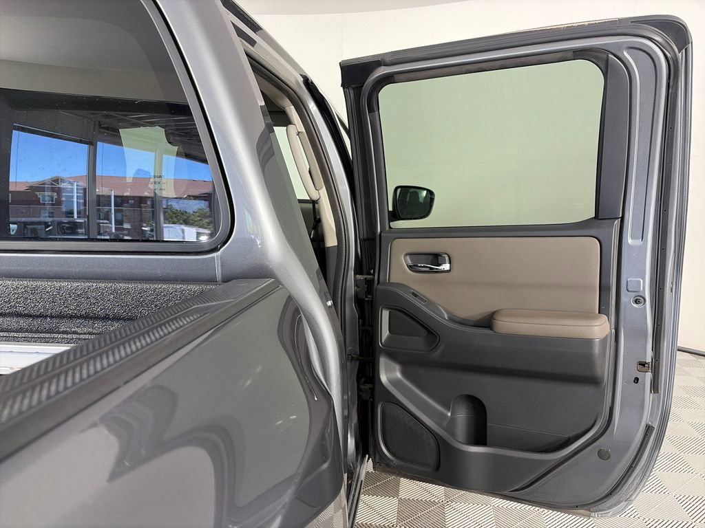 Used 2022 Nissan Frontier SV image 28