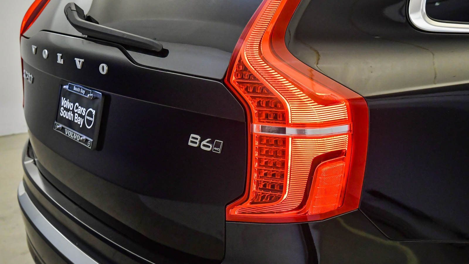 Used 2025 Volvo XC90 B6 Plus image 12