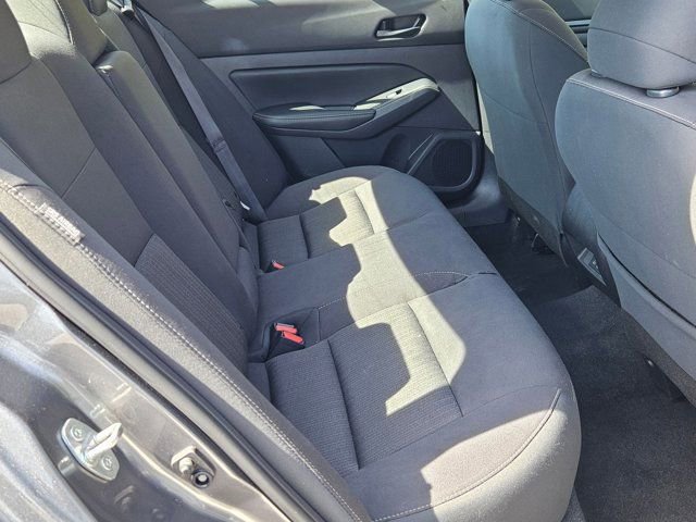 Used 2025 Nissan Altima 2.5 SV image 30