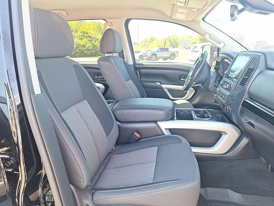Used 2024 Nissan Titan SV w/ SV Convenience Package AWD/4WD image 21
