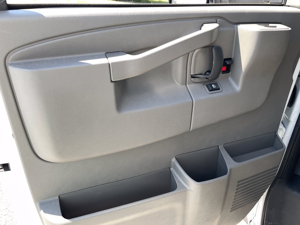 New 2025 GMC Savana 4500 w/ Power Convenience Package RWD image 25