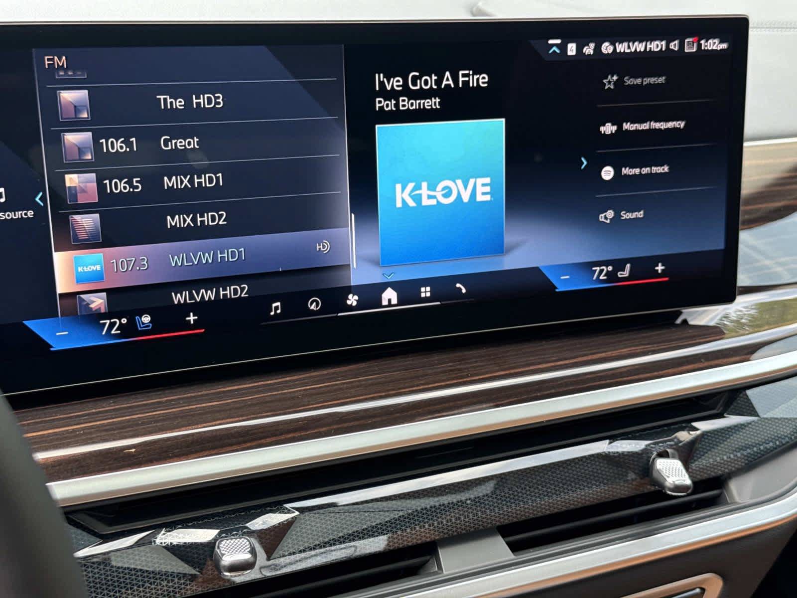 New 2027 BMW X7 xDrive40i w/ Premium Package AWD/4WD image 3