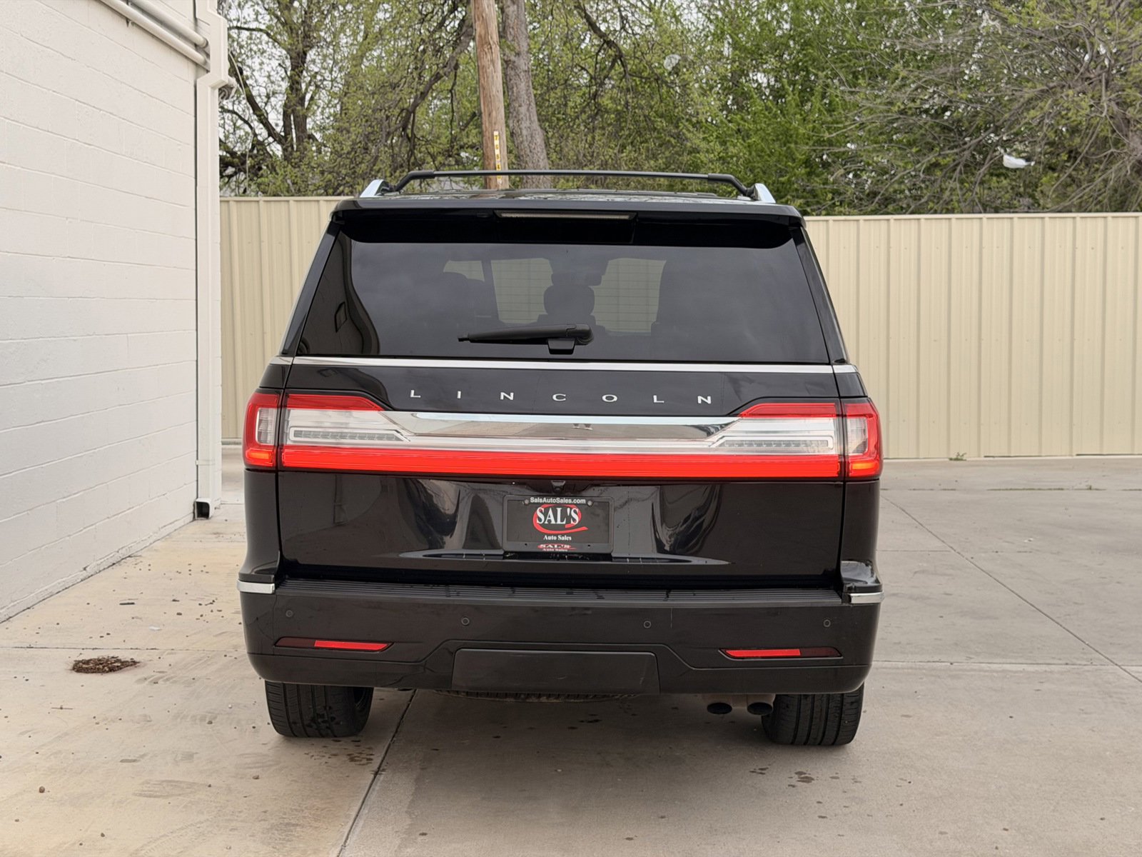 Used 2019 Lincoln Navigator Reserve image 5