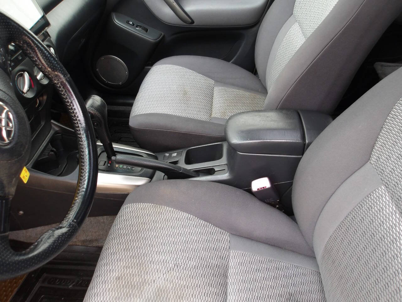 Used 2005 Toyota RAV4 4WD image 16