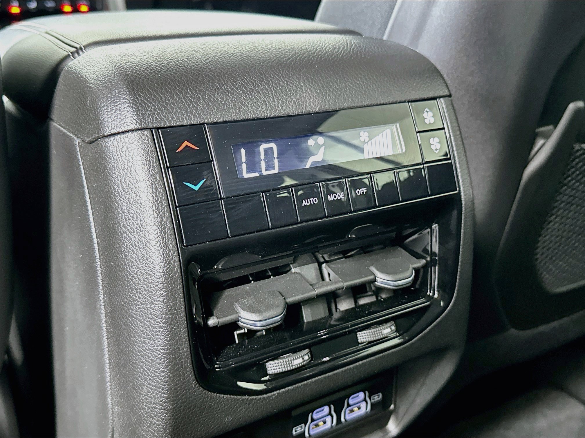 Used 2023 Jeep Grand Cherokee L Laredo w/ Luxury Tech Group I RWD image 25