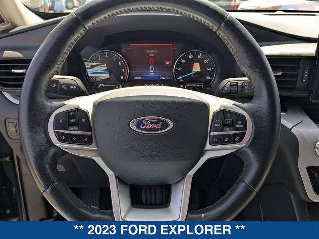 Used 2023 Ford Explorer XLT RWD image 13