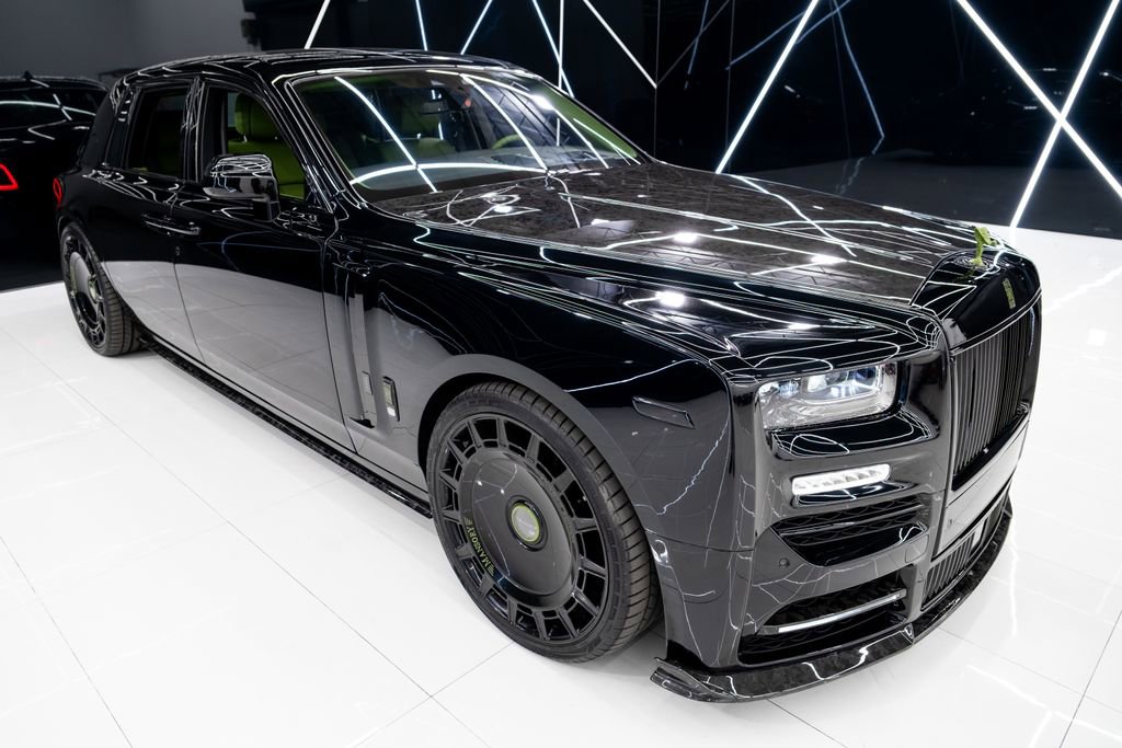Used 2023 Rolls-Royce Phantom Sedan w/ The Phantom Package RWD image 12
