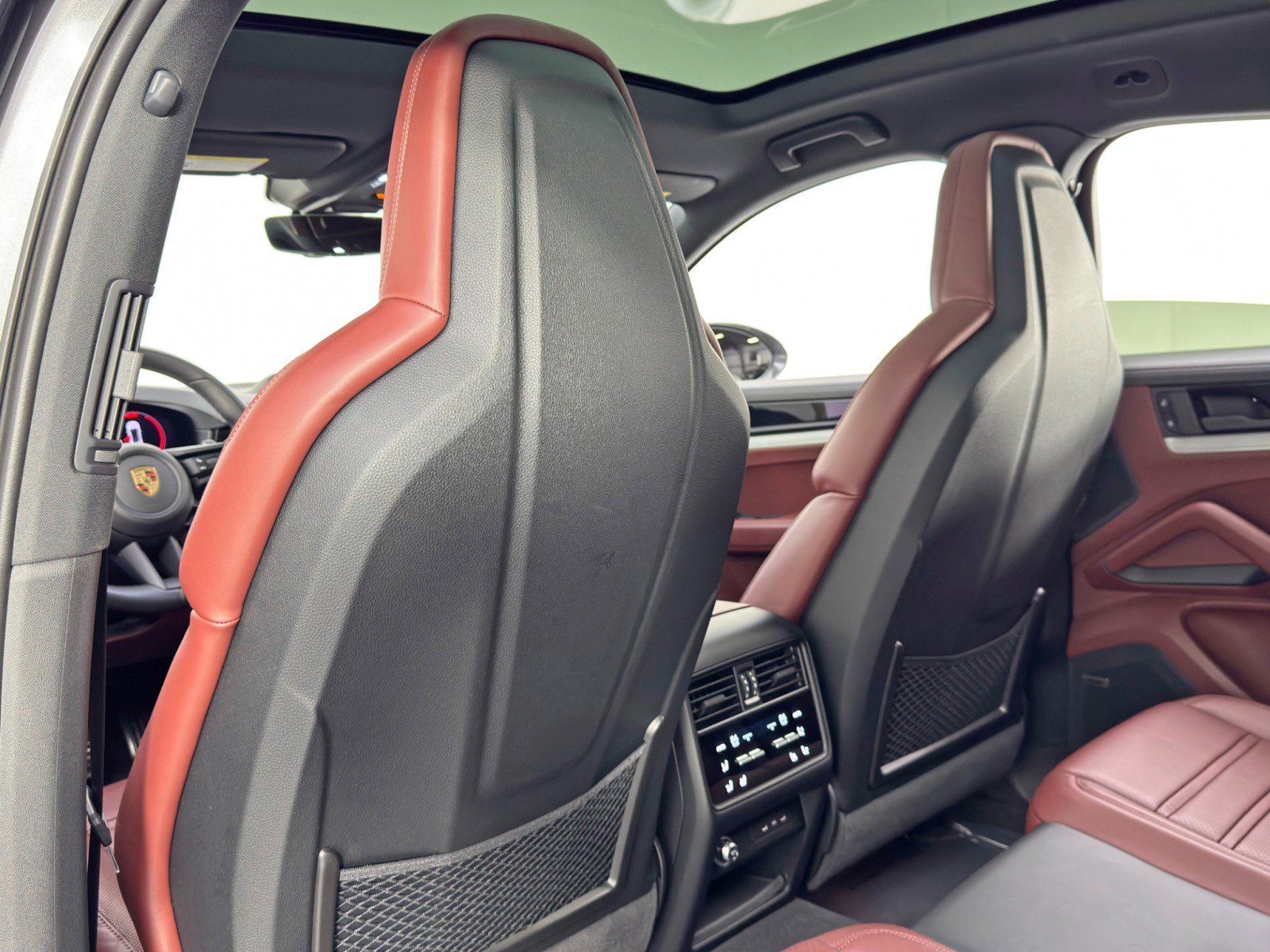 Used 2025 Porsche Cayenne S image 38