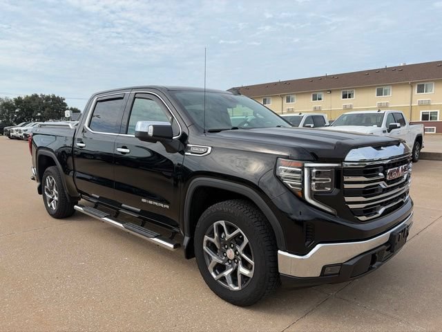 Used 2023 GMC Sierra 1500 SLT AWD/4WD image 1