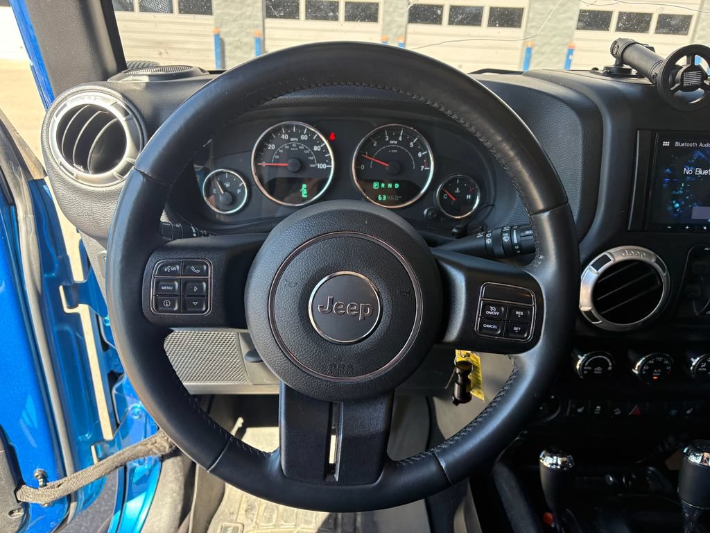 Used 2016 Jeep Wrangler Unlimited Rubicon w/ Connectivity Group AWD/4WD image 19