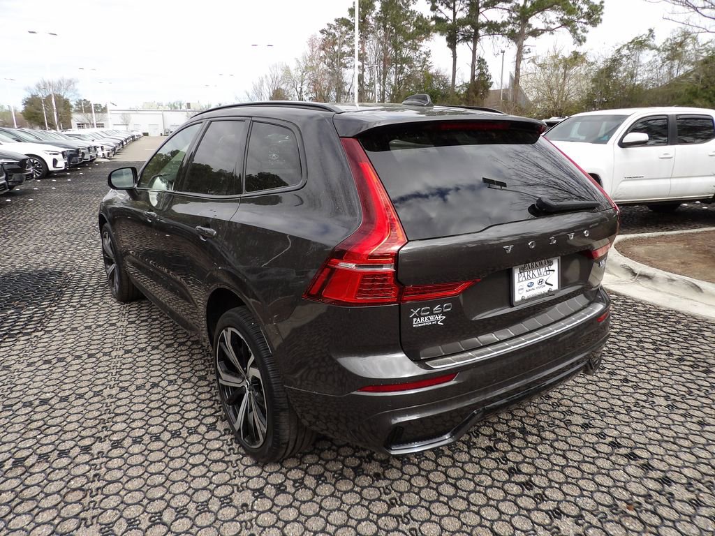 Certified 2024 Volvo XC60 B5 Ultimate w/ Protection Package Premier image 9