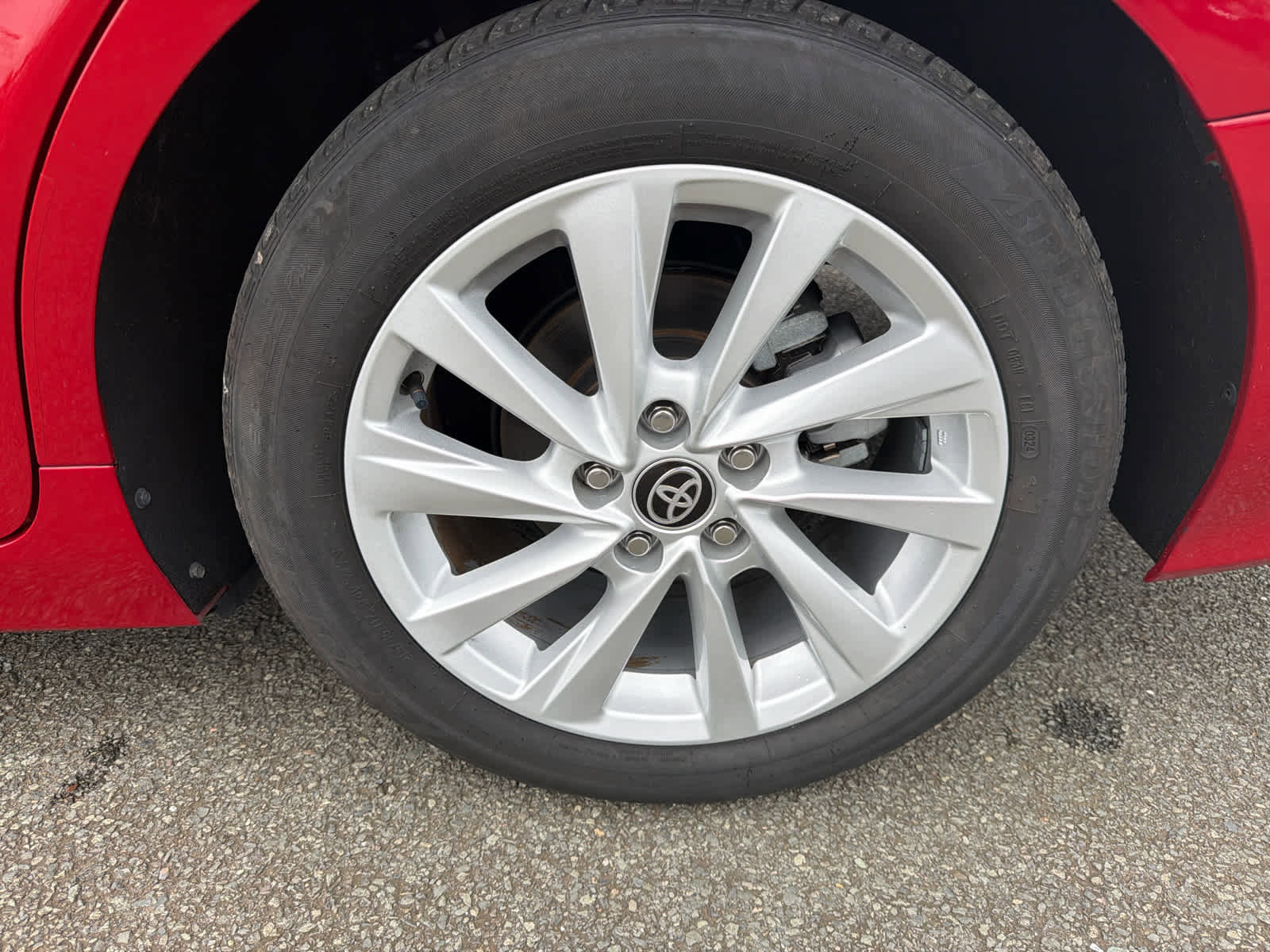 Used 2024 Toyota Camry LE image 5