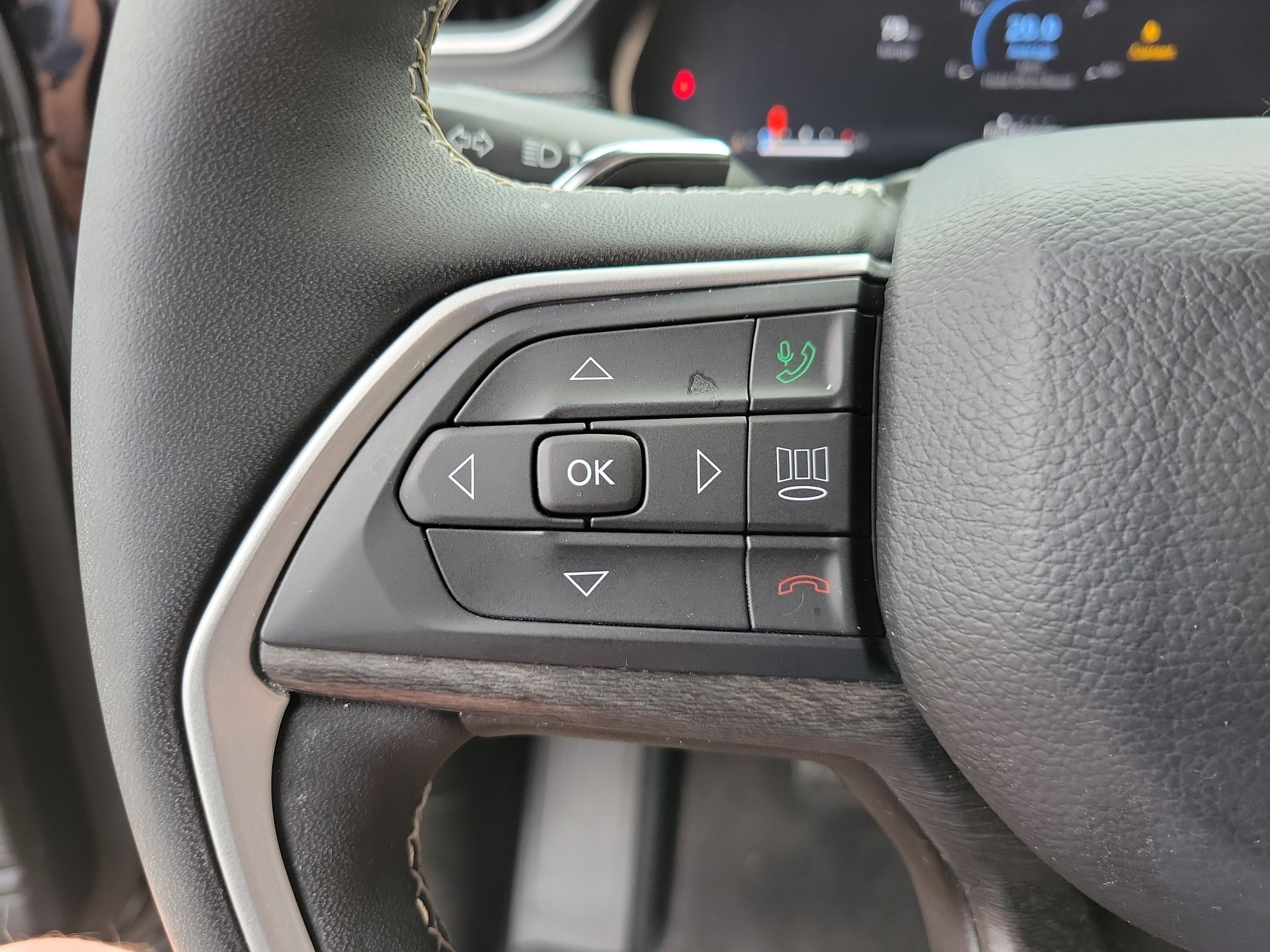 Used 2023 Jeep Grand Cherokee L Limited image 21