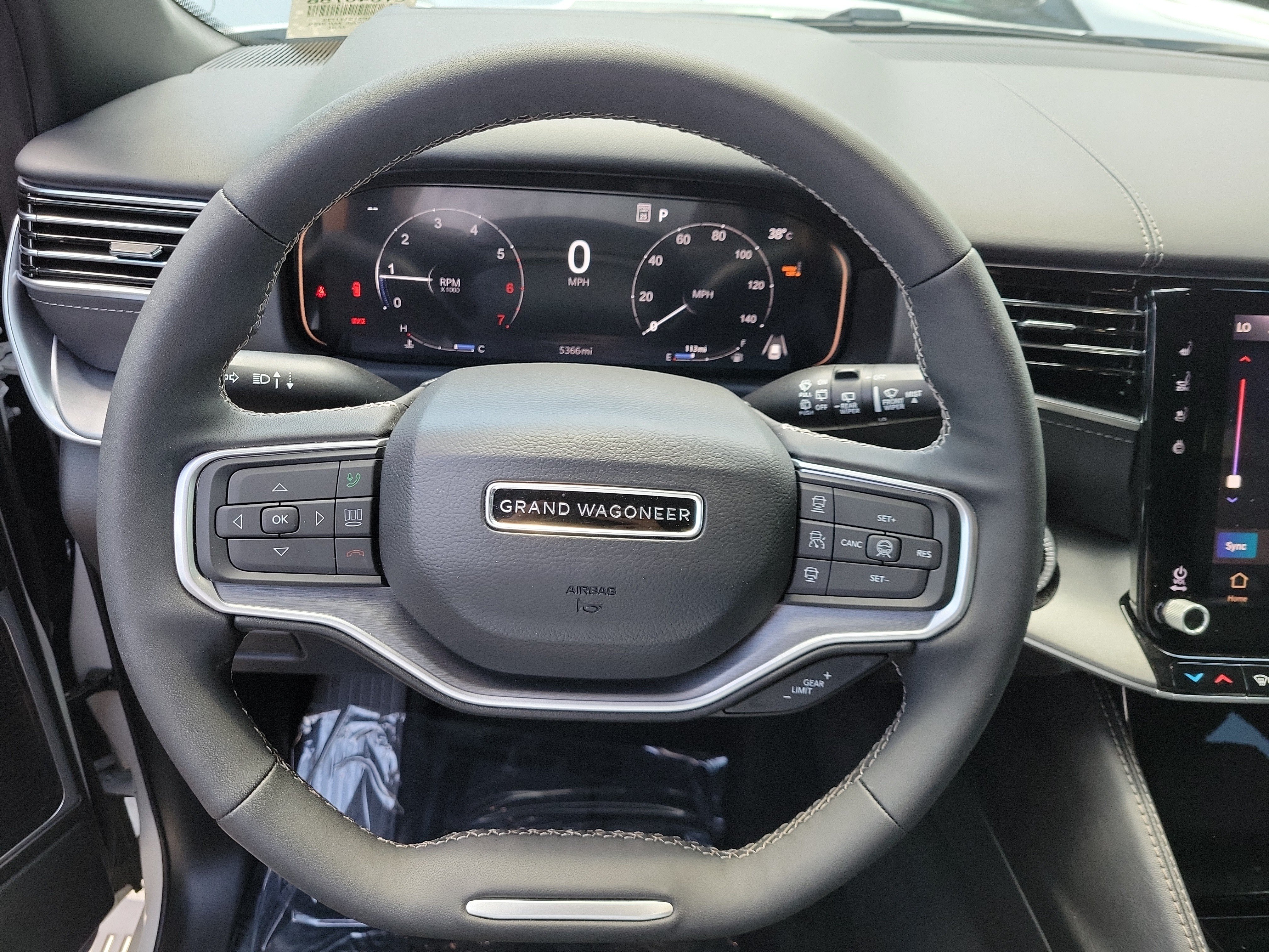 Used 2026 Jeep Grand Wagoneer Limited AWD/4WD image 15