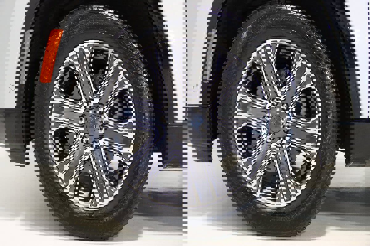 Used 2024 Jeep Wagoneer L Series II w/ Flexible Seating Group image 75