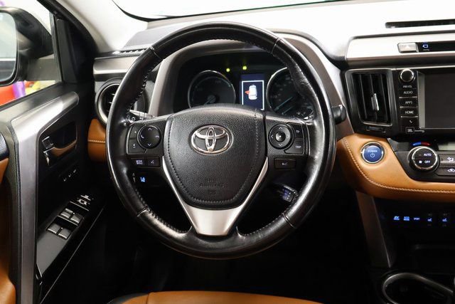 Used 2017 Toyota RAV4 Limited image 17