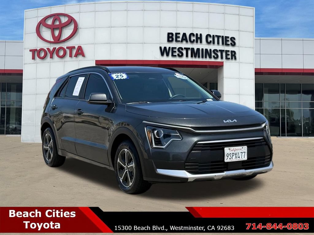 Used 2025 Kia Niro EX FWD image 2