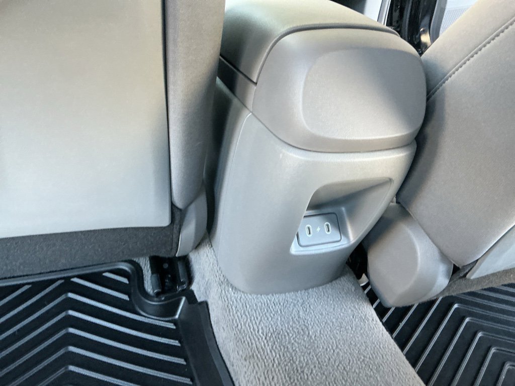 Certified 2025 Hyundai Elantra SE image 12