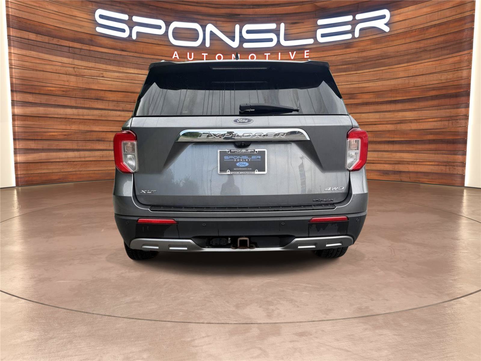 Certified 2021 Ford Explorer XLT w/ Equipment Group 202A AWD/4WD image 6