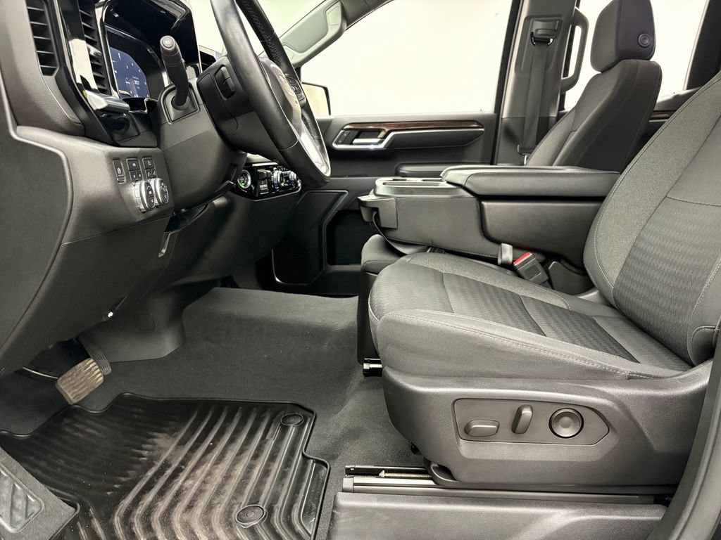 Used 2023 GMC Sierra 1500 Elevation w/ LPO, Elevation Black Package AWD/4WD image 16