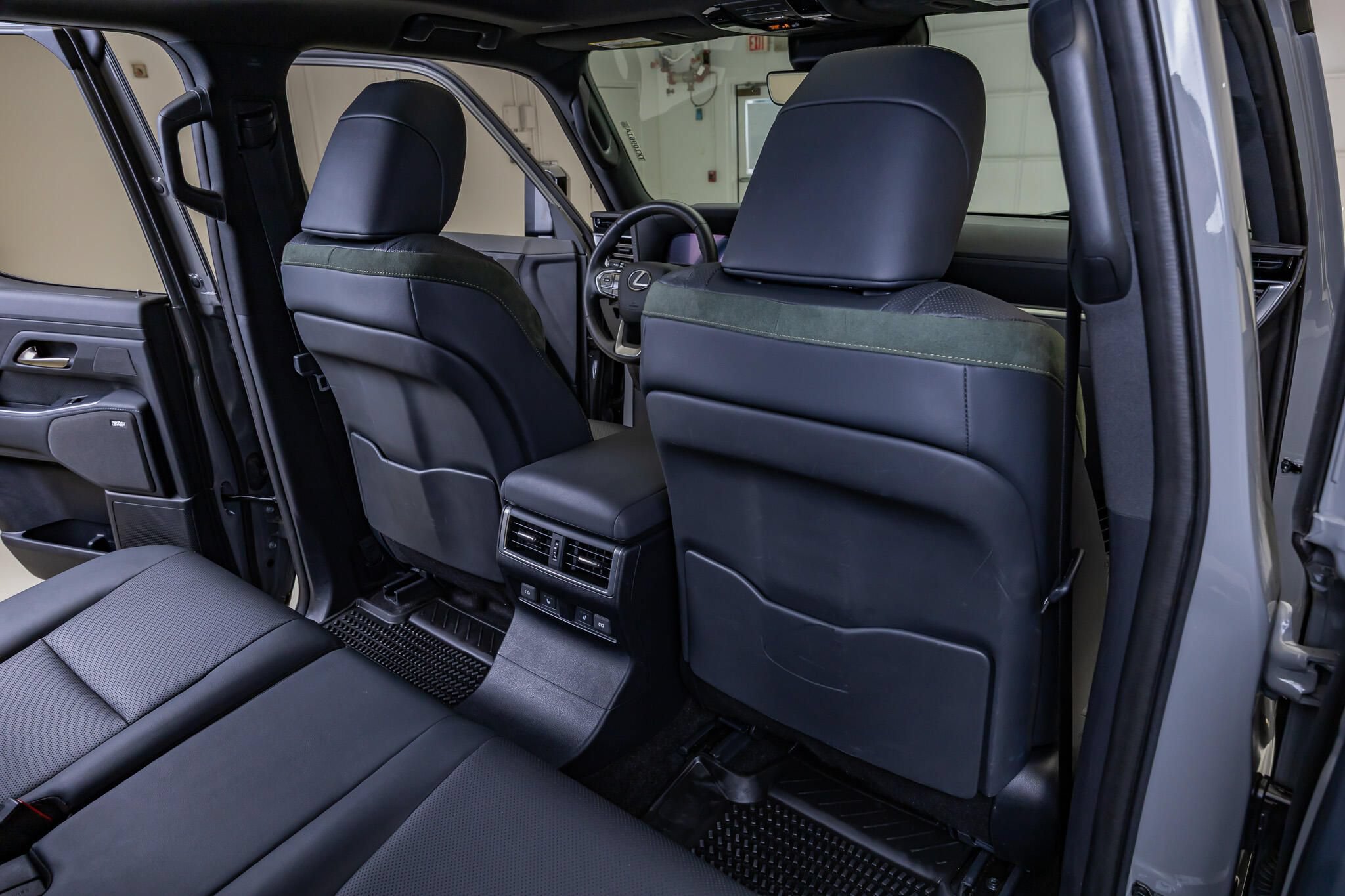 Used 2024 Lexus GX 550 AWD/4WD image 31