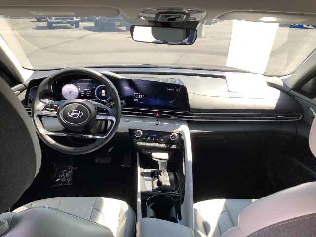 Used 2025 Hyundai Elantra Limited FWD image 6