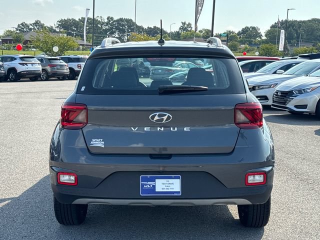 Used 2024 Hyundai Venue SEL FWD image 4