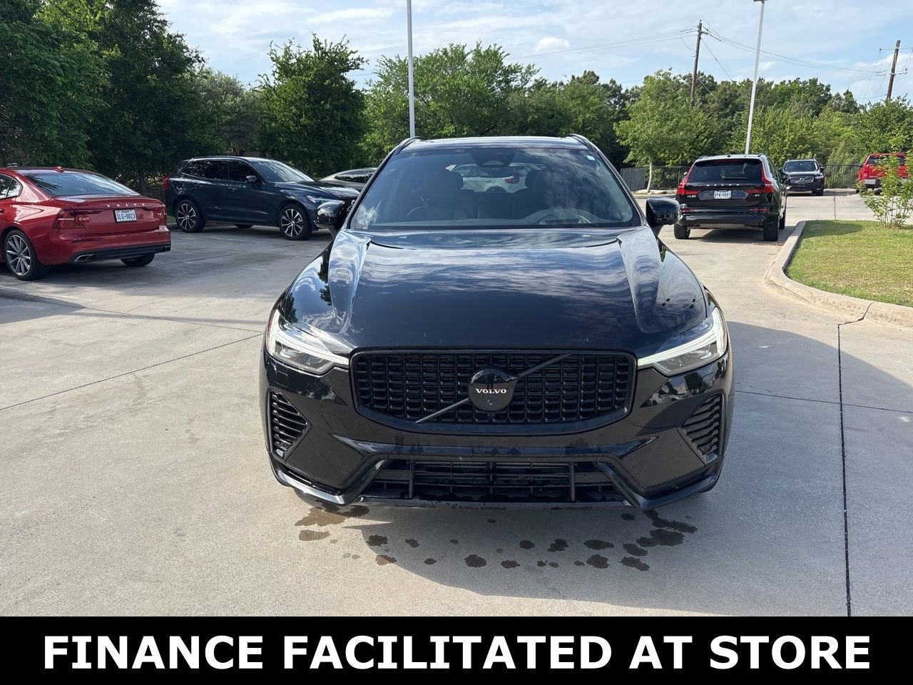 Certified 2024 Volvo XC60 T8 Ultimate w/ Protection Package Premier image 2