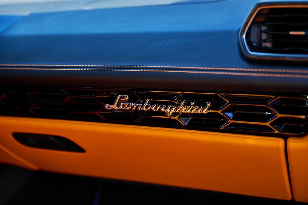 Used 2020 Lamborghini Huracan EVO image 36