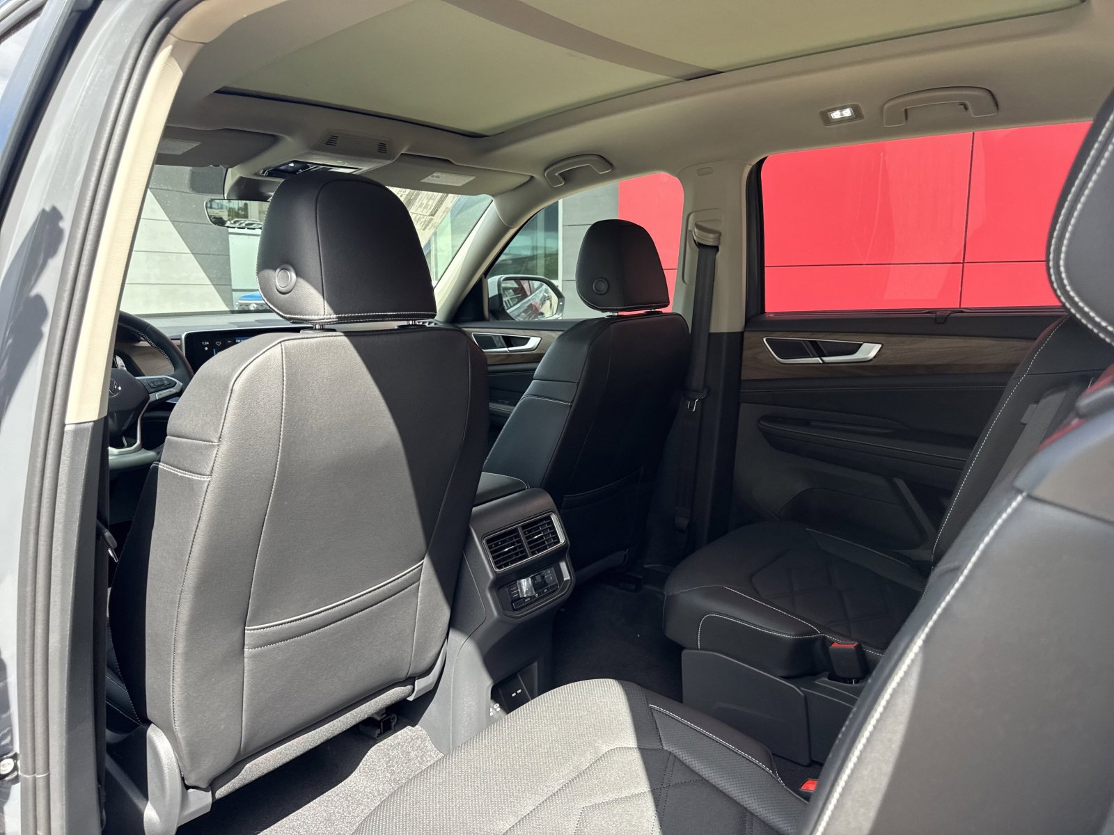 New 2026 Volkswagen Atlas SE image 19