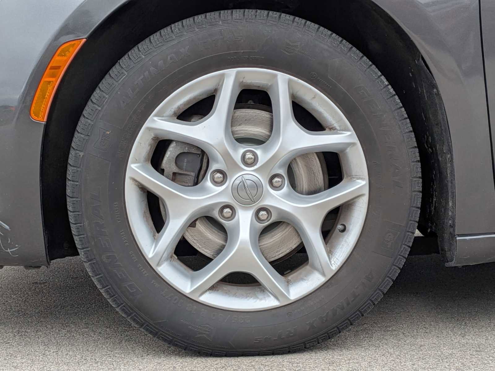 Used 2018 Chrysler Pacifica Touring Plus image 14