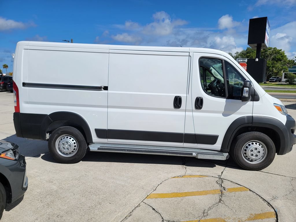 Used 2025 RAM ProMaster 2500 w/ U-Haul Equipment Group FWD image 5