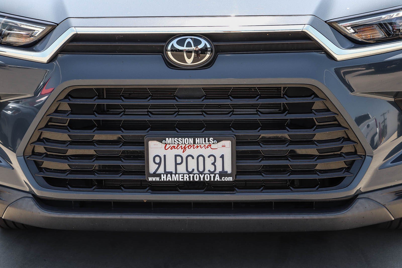 Used 2024 Toyota Grand Highlander XLE FWD image 11