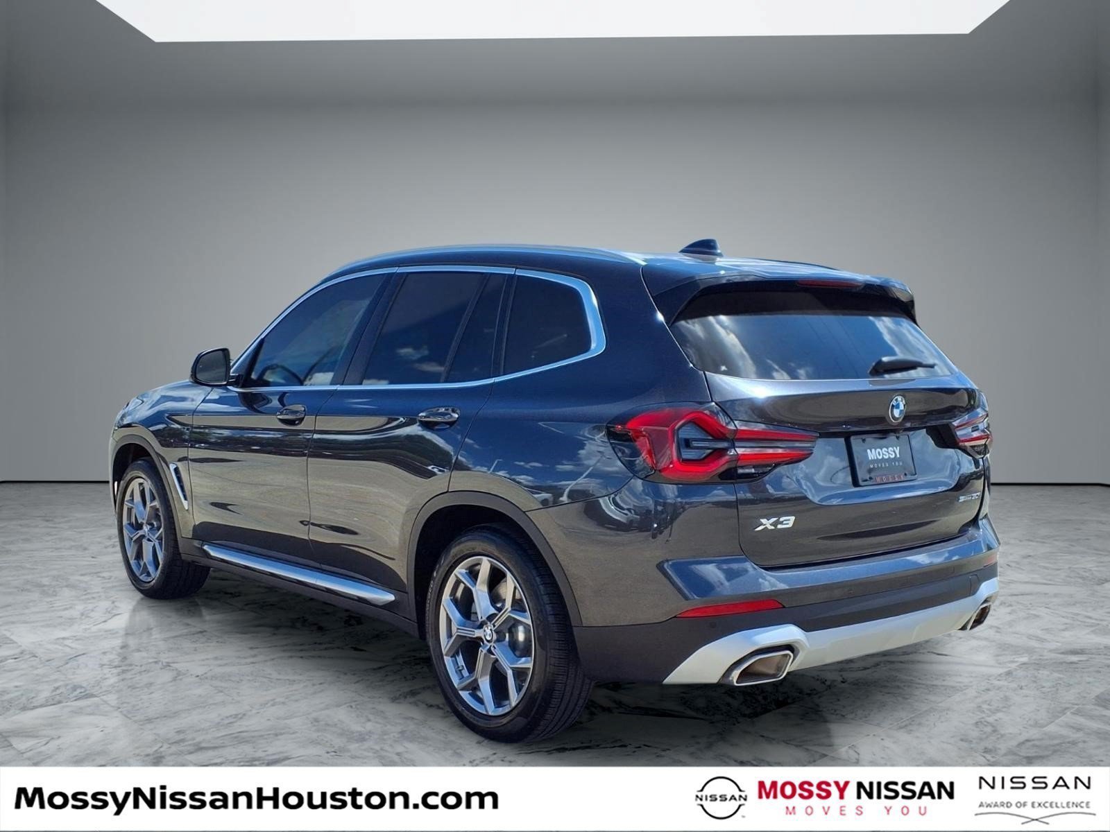 Used 2024 BMW X3 sDrive30i w/ Convenience Package w/ZPA RWD image 2