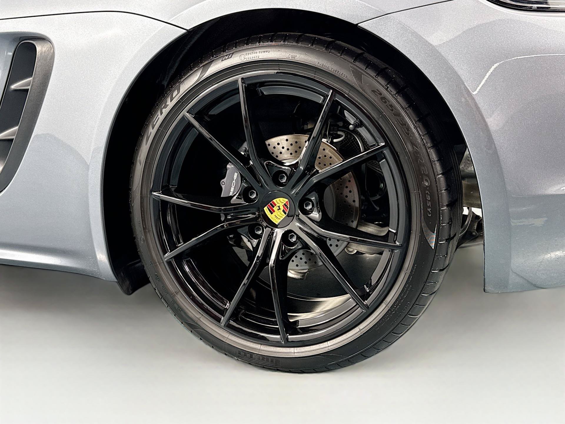 Used 2025 Porsche 718 Cayman RWD image 29